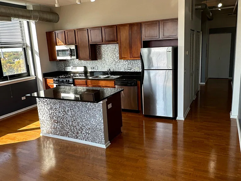 2323 W Pershing Rd #613 — Photo 14