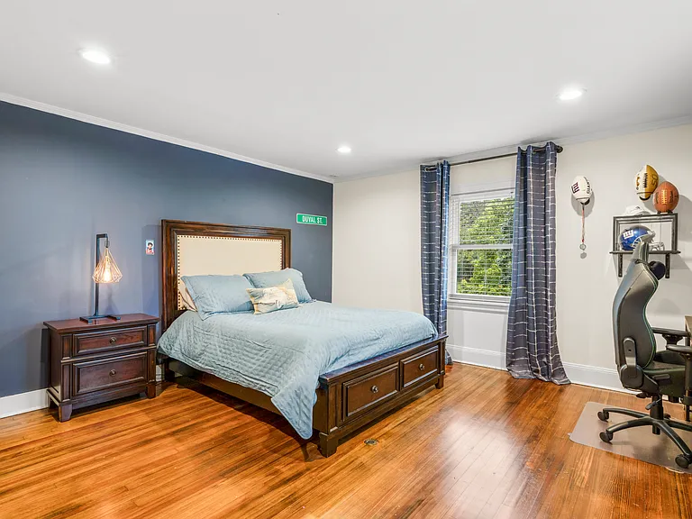 20 Elk Ave — Photo 34