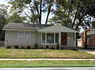 1811 Nakota Rd, Royal Oak, MI 48073