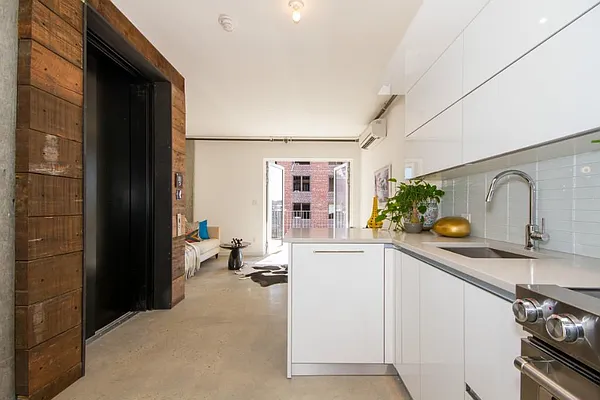 Rented by Rahme Real Estate, LLC | media 20