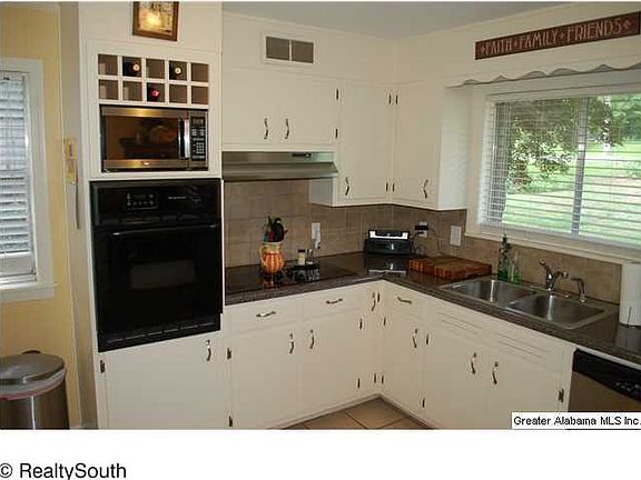3rd image of 315 Linda Ave