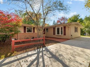 29765 Fall River Rd, Southfield, MI 48076