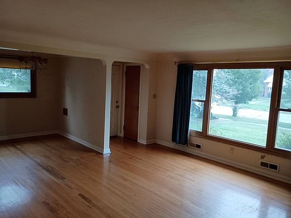 4th image of 6506 S Canterbury Rd