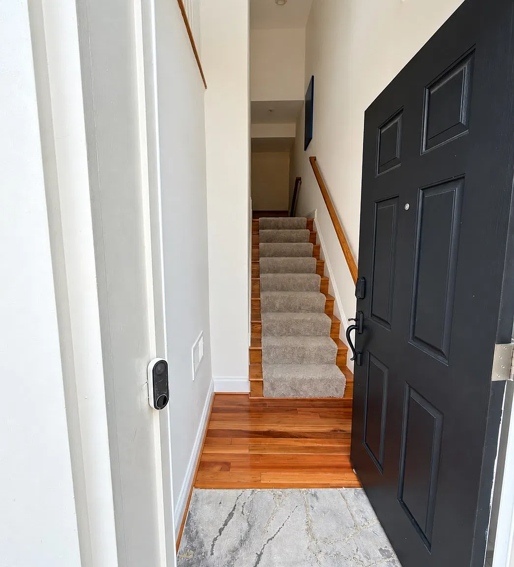 3 bed, 3.5 bath, 2654 sqft, $6,200 — Photo 3