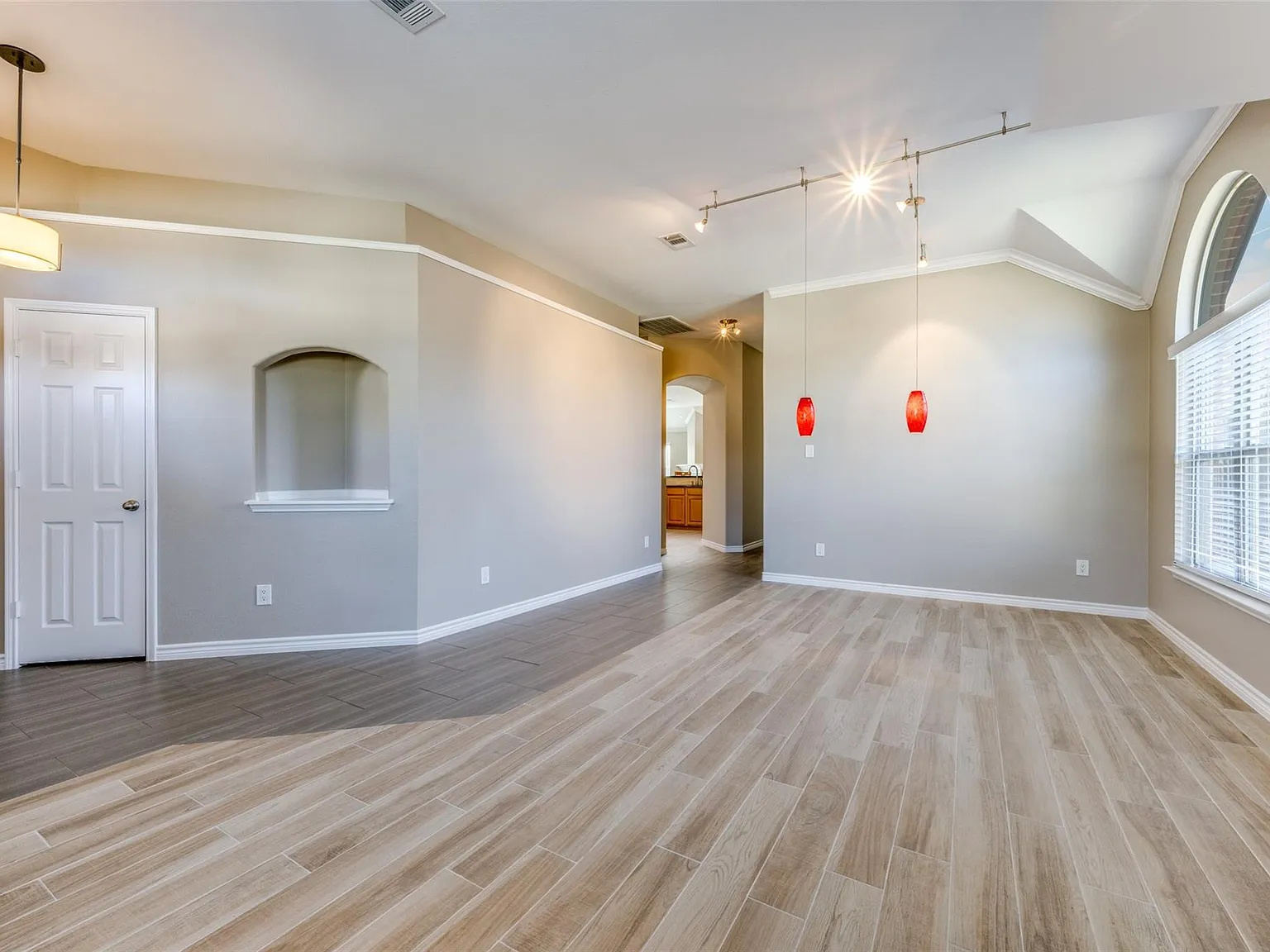 3 bed, 1804 sqft, $2,400 — Photo 4