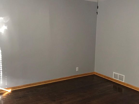 4th image of 4131 Broadway