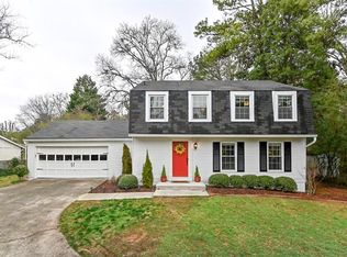 135 N Pond Ct, Roswell, GA 30076