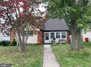 22 Oxford Cir, Norristown, PA 19403