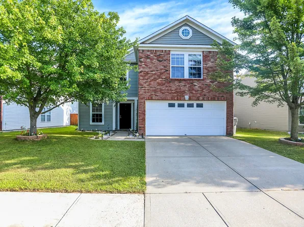 2932 Hearthside Dr, Greenwood, IN 46143