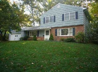 6 Tall Oaks Dr, East Brunswick, NJ 08816