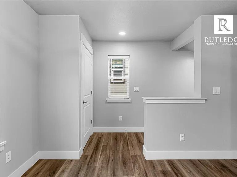 218 Academy Pl #2 — Photo 4