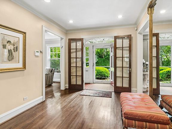 2nd image of 1448 Sheridan Rd