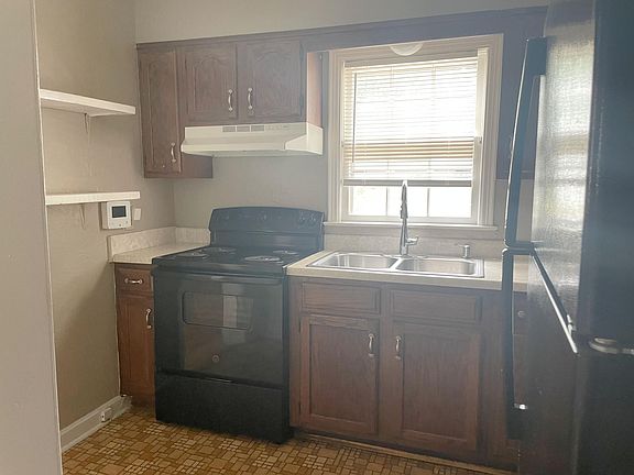 4th image of 872 Bowen Cir