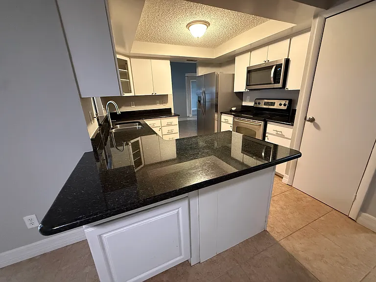 10222 Widgeon Way — Photo 4