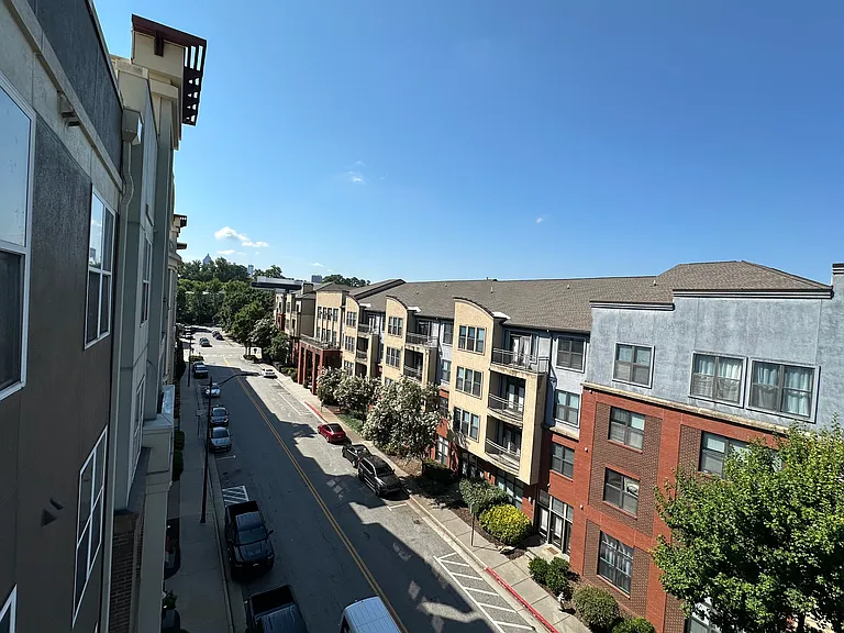 390 17th St NW #6020 — Photo 3
