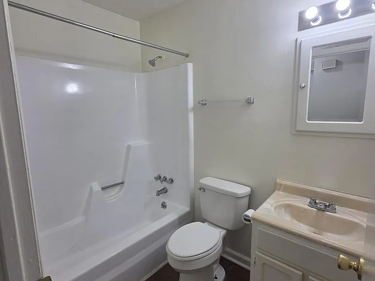3777 Red River Dr — Photo 6