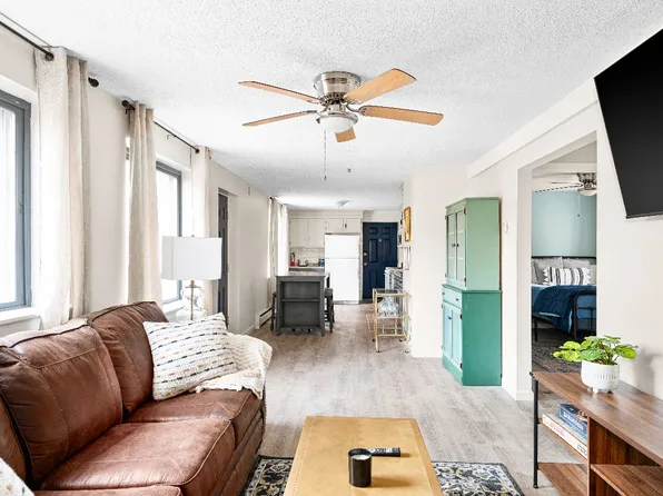 1218 E 4th St #1, Duluth, MN 55805