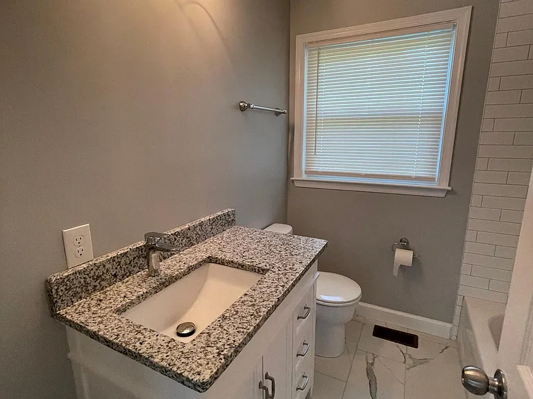 7516 Dogwood Rd — Photo 8