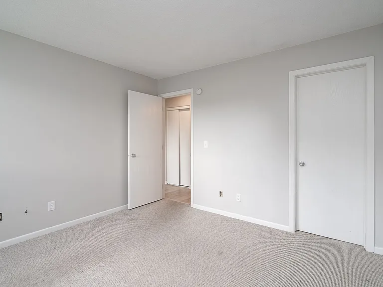 Greenwood Apartments — Photo 31