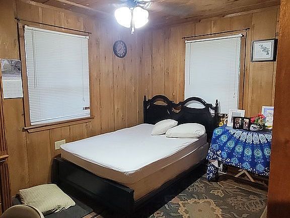 3rd image of 360 Hunt Rd