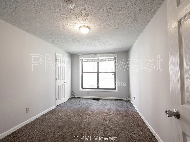 3736 N Meridian St — Photo 15