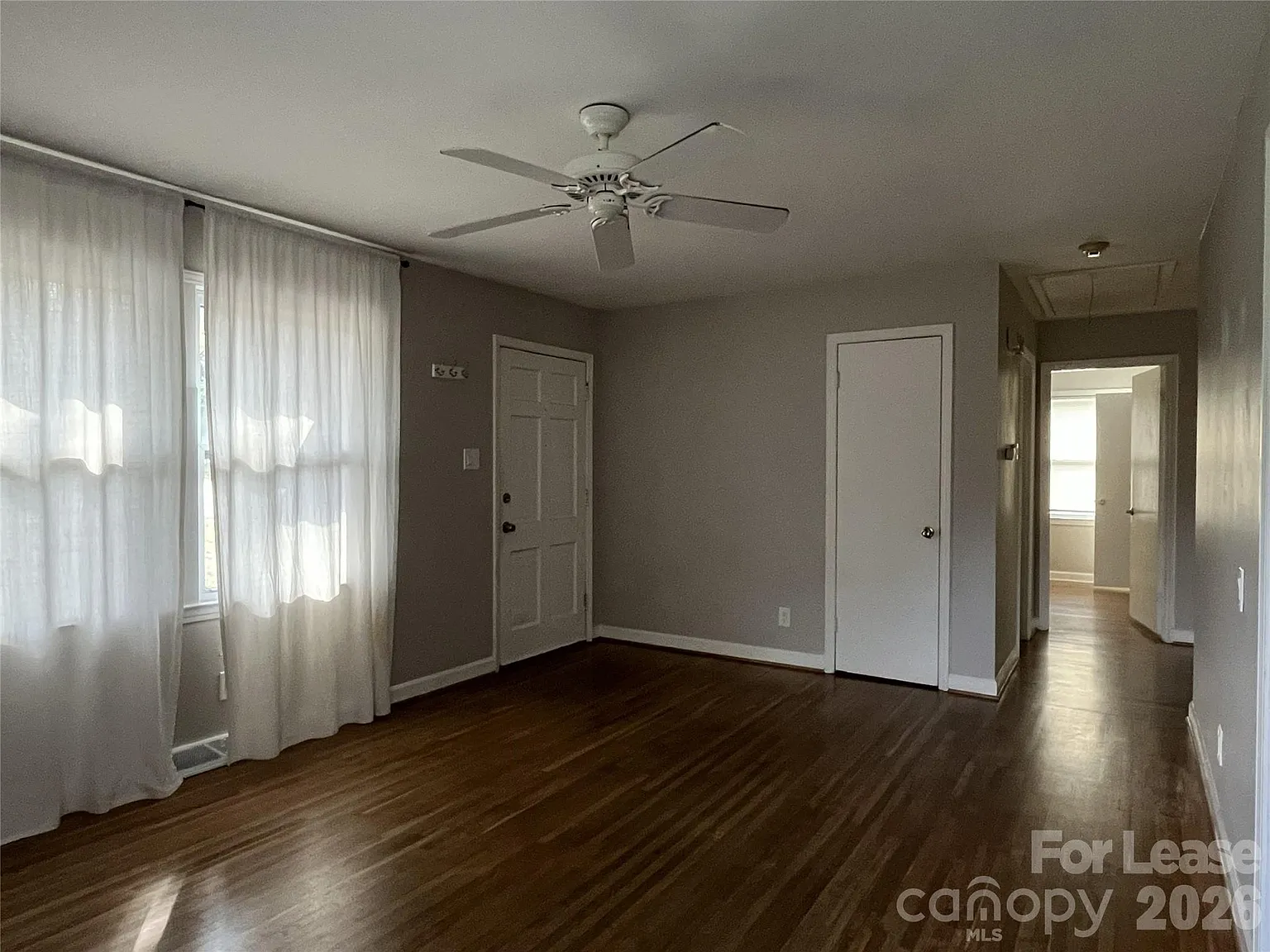 3 bed, 1.5 bath, 1124 sqft, $1,750 — Photo 3