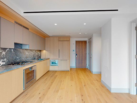 3rd image of 101 W 14th St #9B