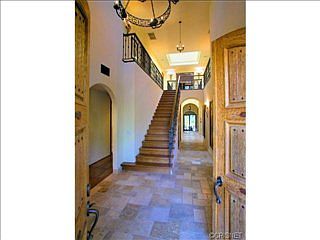 3rd image of 10064 Toluca Lake Ave