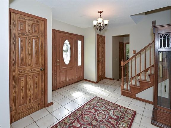 3rd image of 8980 Laurel Ln