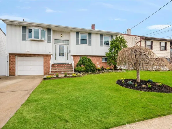 92 E First Street, Freeport, NY 11520