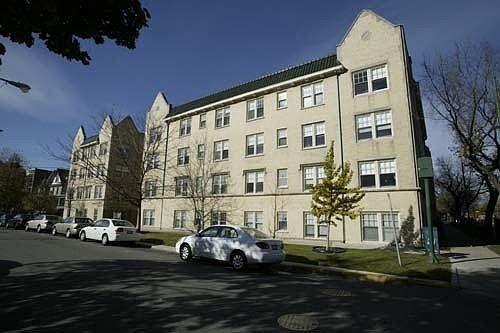 2nd image of 1608 W Sunnyside Ave APT 1S