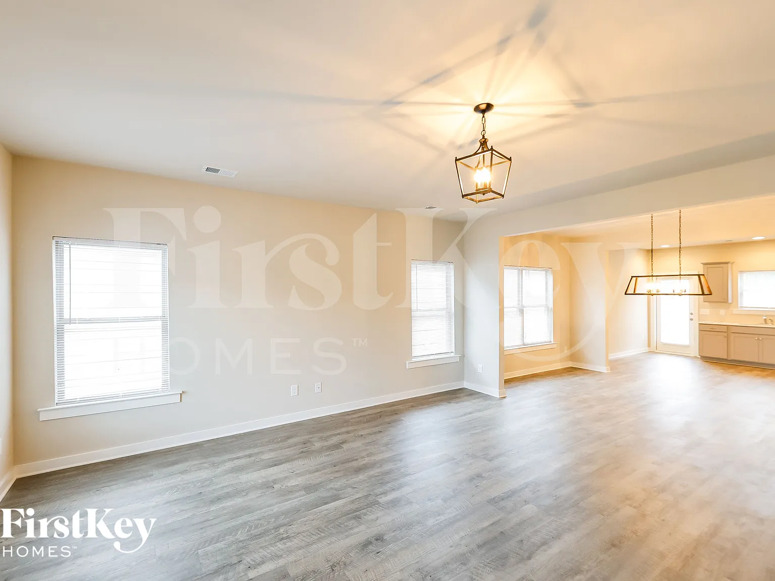 3 bed, 2.0 bath, 1801 sqft, $1,555 — Photo 3