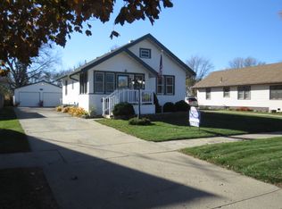 314 7th St SW, Le Mars, IA 51031