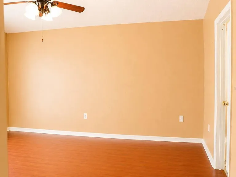 145 Thornbury Dr — Photo 11