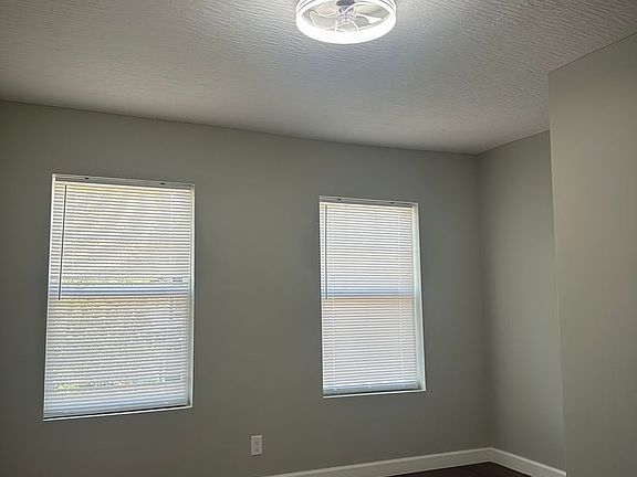 5th image of 270-272 S Yale Ave #270