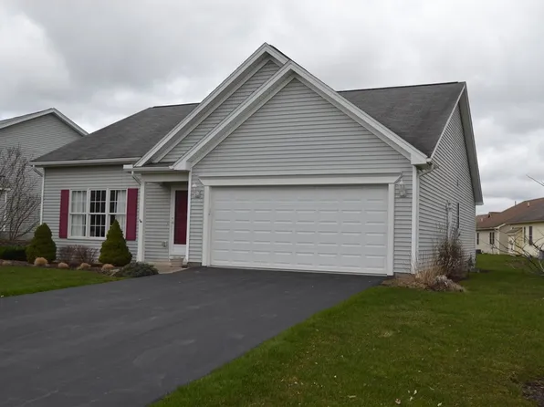 1333 Harwood Ln, Macedon, NY 14502