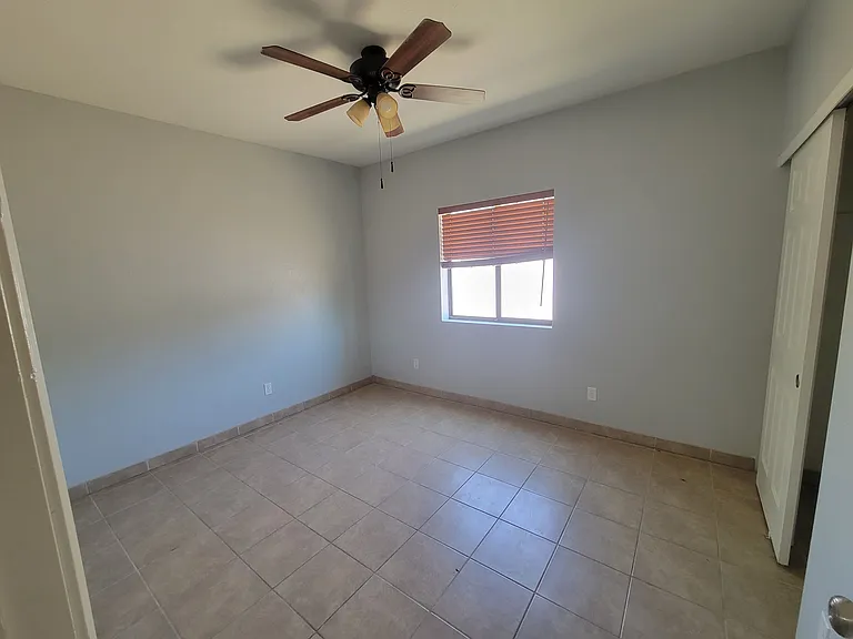 2959 N Tyndall Ave — Photo 9