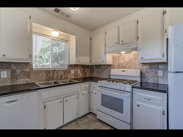 3614 Polaris Way — Photo 8