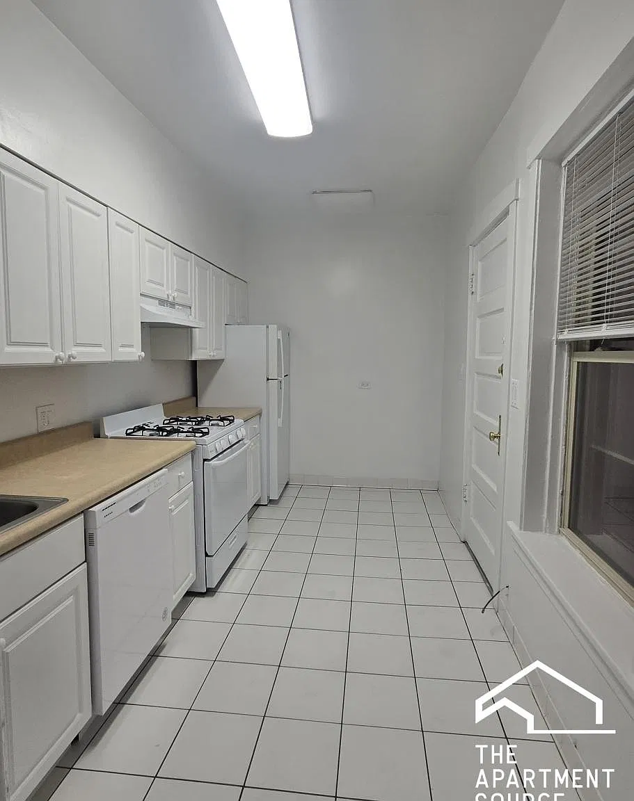 558 Elmwood Avenue #1 — Photo 2