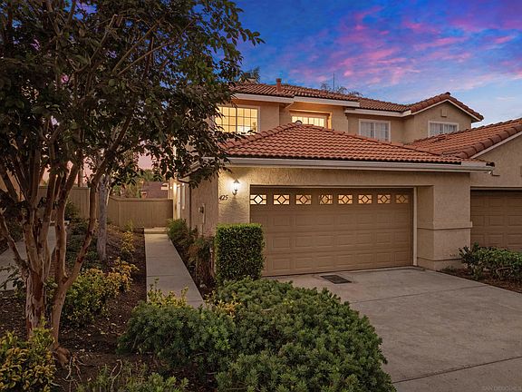 3rd image of 425 Florencia Ln