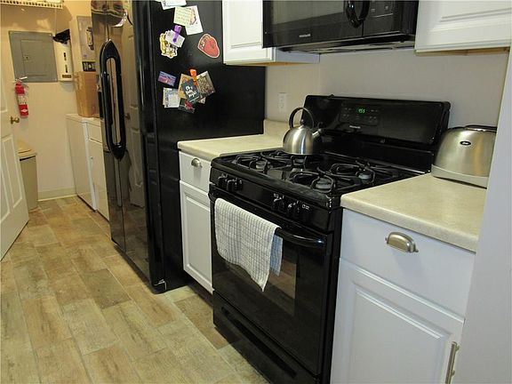 4th image of 3216 Heritage Square Dr Unit 15