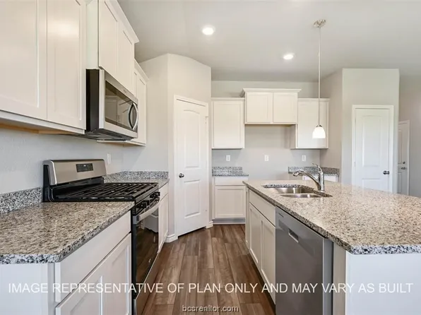 2167 Chief St, Bryan, TX 77807