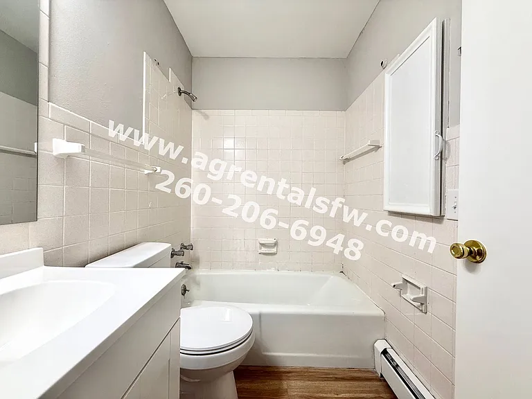 901-931 West Brookwood Court — Photo 6