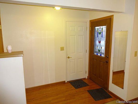 2nd image of 7 Juniper Ln