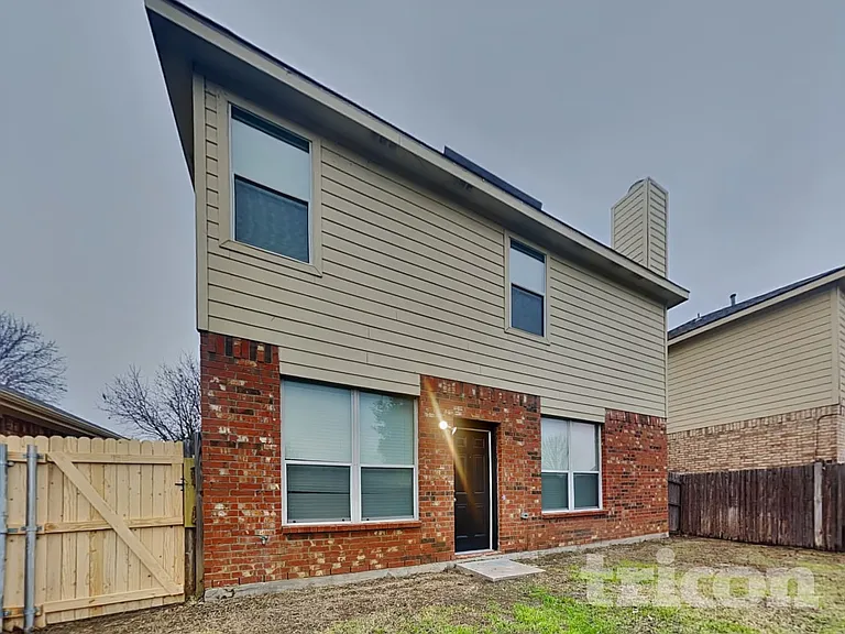 2705 Lynx Ln — Photo 17