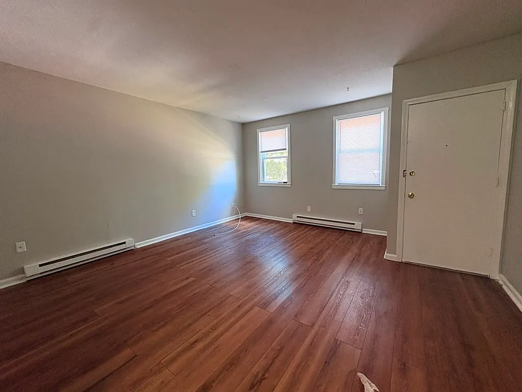 1 bed, $1,200 — Photo 4