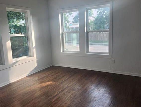4th image of 412 Winona Dr
