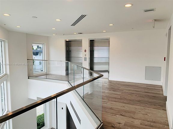 2nd image of 39 NW 7th Ave APT 503