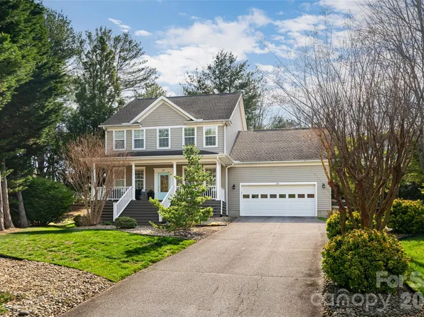 305 Woodview Ct, Fletcher, NC 28732
