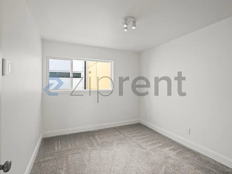 2501 Canterbury Ln E #222 — Photo 6